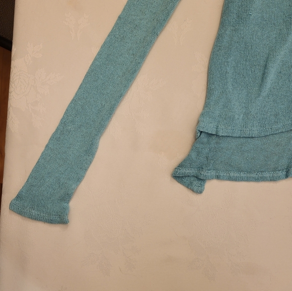 Adorable bohemian lace shoulder cut-out knitted long sleeve in arctic blue 🩵 - Picture 6 of 16